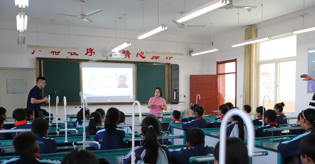“ggpoker官网科技·与爱偕行”关爱墟落儿童爱心科普进校园公益运动 “ggpoker官网科技·与爱偕行”关爱墟落儿童爱心科普进校园公益运动